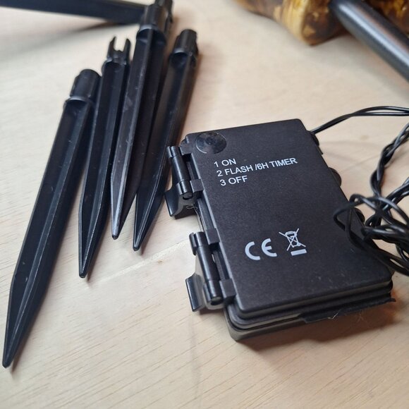 Halloween Skull Lights Battery Operated Outdoor Spooky Yard Stake Flashing Path - Picture 4 of 6